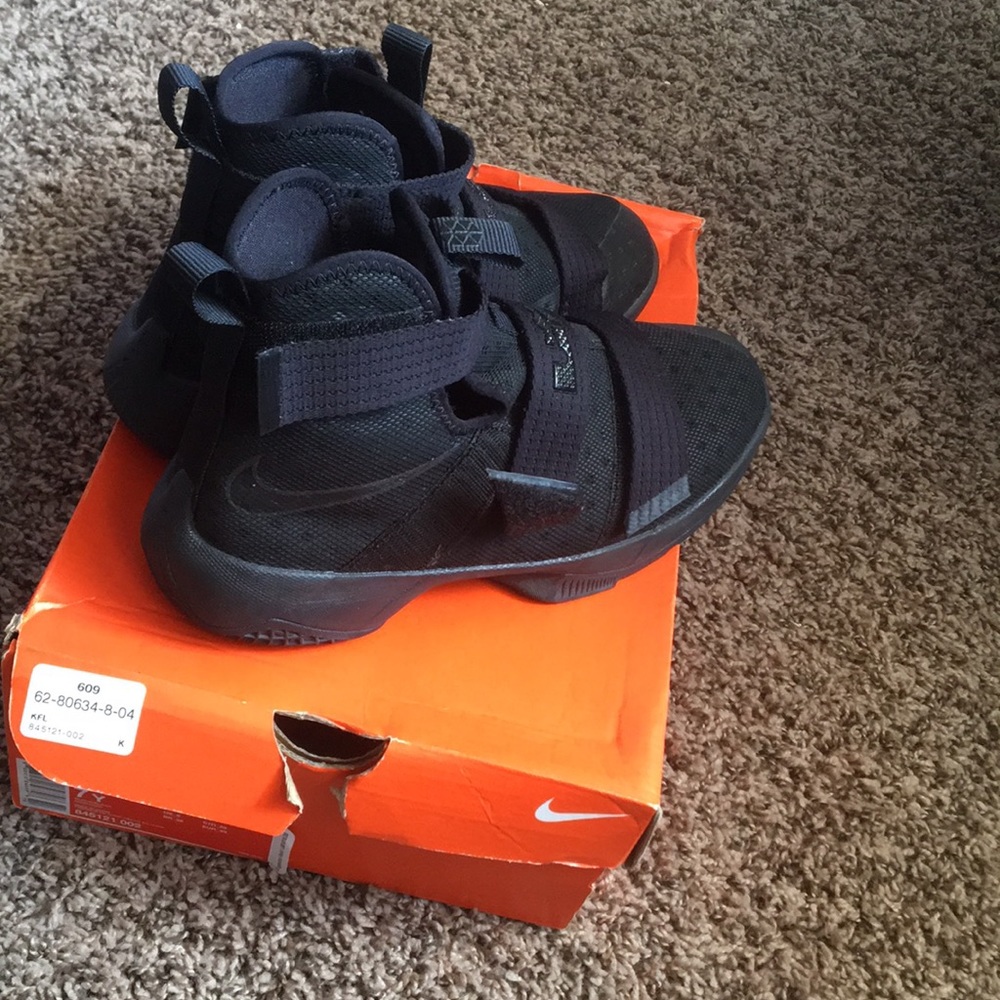 Lebron soldier 10